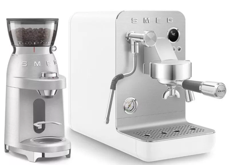 Кофемашина-эспрессо Smeg EMC02WHMEU